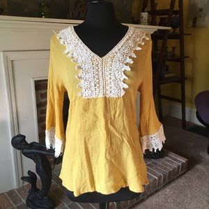 Umgee blouse mustard color lace detail size L
